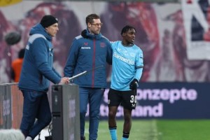 九游9GAME-连场补时绝杀！阿隆索令勒沃库森像冠军那样命硬