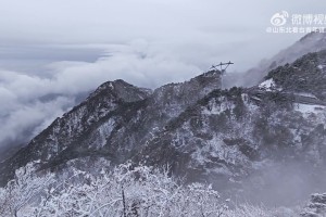 九游官网-效仿泰山队，泰山队球迷组织连续18年登泰山，山顶体感温度零下