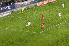 【德甲】莱万戈雷茨卡先下两城 拜仁遭逆转客负门兴